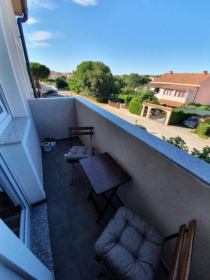 Apartment Natalia Valbandon Exterior photo