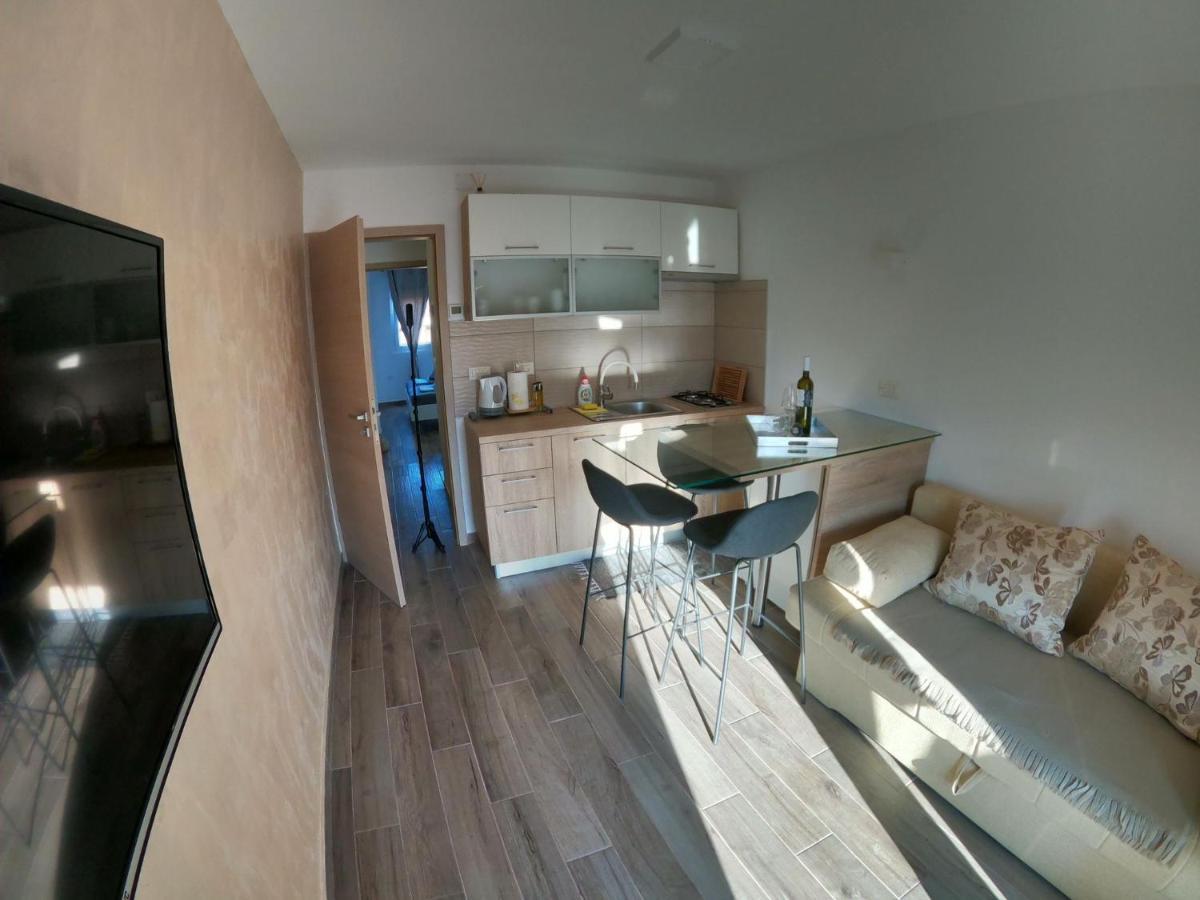 Apartment Natalia Valbandon Exterior photo