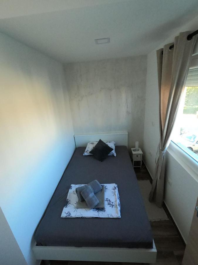 Apartment Natalia Valbandon Exterior photo
