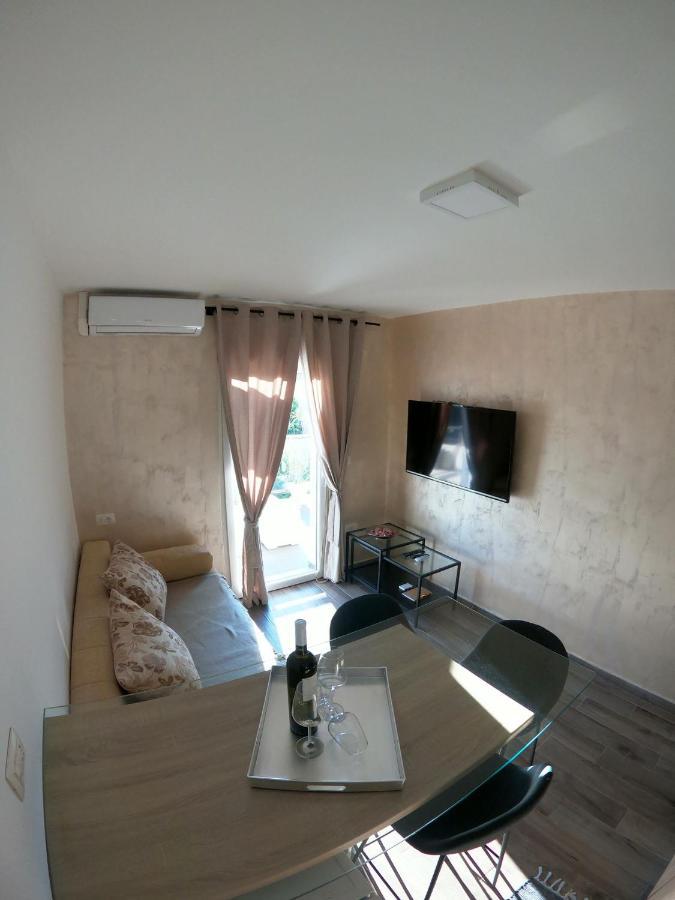 Apartment Natalia Valbandon Exterior photo